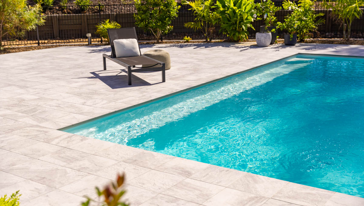 brampton-10.1m-4.4m-royal-alpine-white-shimmer-jimboomba-galleryimage-13-1.jpg