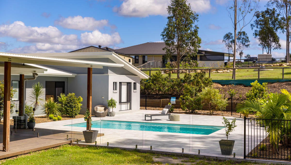 brampton-10.1m-4.4m-royal-alpine-white-shimmer-jimboomba-galleryimage-22-1.jpg