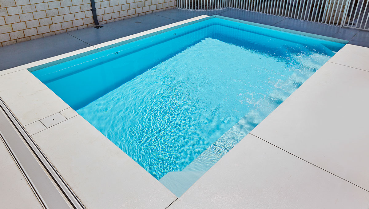 brampton-6.2m-4.4m-alpine-white-shimmer-halls-head-groundgalleryimage