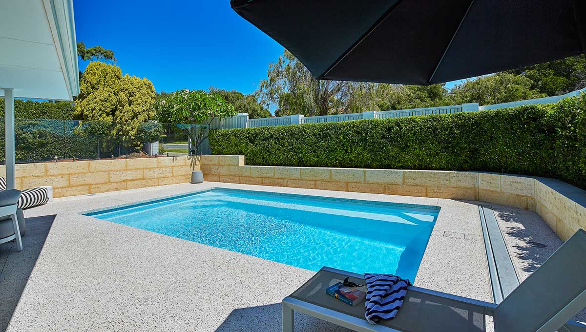 brampton-7.2m-4.4m-royal-alpine-white-shimmer-wembley-downs-galleryimage-8-1.jpg