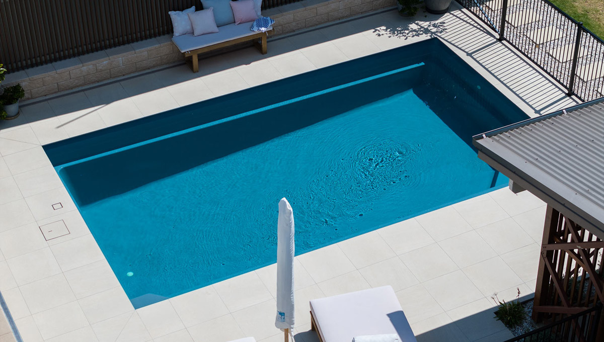 brampton-8.2m-4.4m-hampton-grey-shimmer-warwick-galleryimage-17-1.jpg