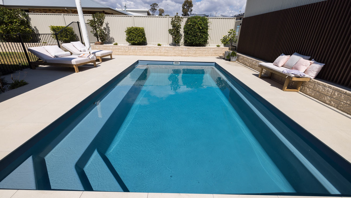 brampton-8.2m-4.4m-hampton-grey-shimmer-warwick-galleryimage-4-1.jpg