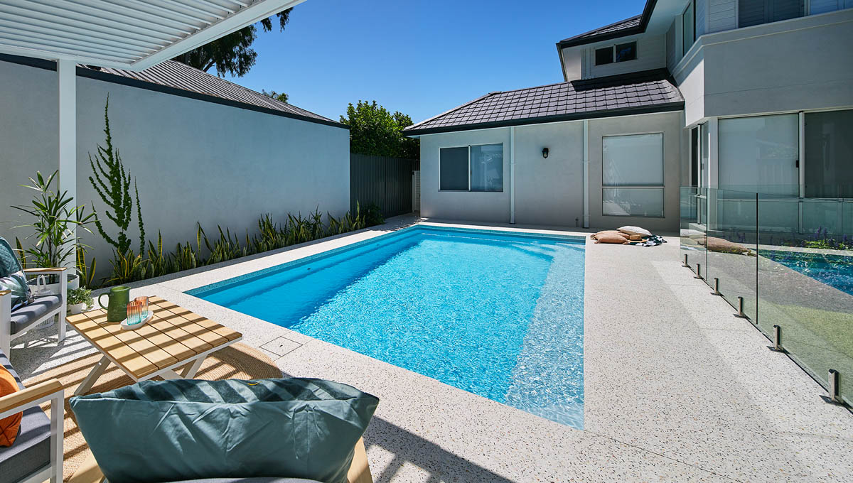 brampton-8.2m-4.4m-silver-shimmer-applecross-galleryimage-14-1.jpg
