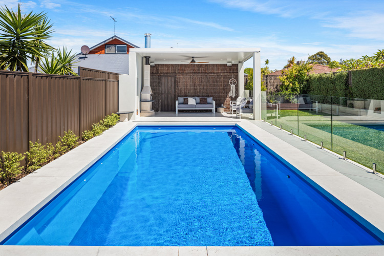 cottesloe-8m-4m-crystal-blue-sparkle-bicton-galleryimage-3.jpg