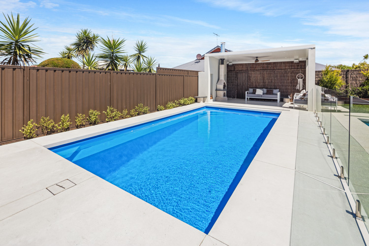 cottesloe-8m-4m-crystal-blue-sparkle-bicton-galleryimage-7.jpg