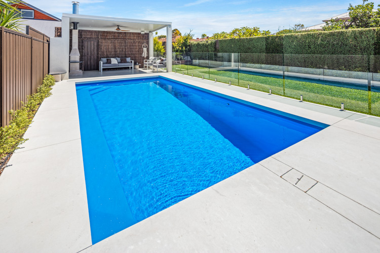 cottesloe-8m-4m-crystal-blue-sparkle-bicton-galleryimage-9.jpg