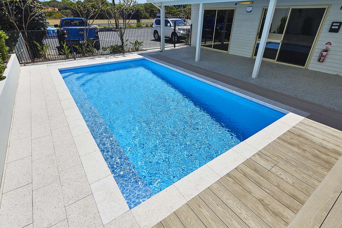 cottesloe-8m-sapphire-blue-sparkle-mandurah-5.jpg