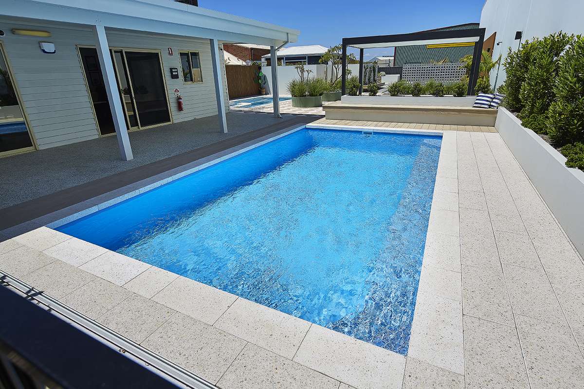 cottesloe-8m-sapphire-blue-sparkle-mandurah-7.jpg