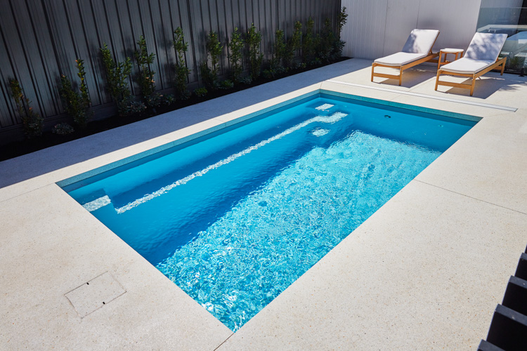 hamilton-slimline-5.5m-3m-silver-sparkle-mt-lawley-galleryimage-2.jpg